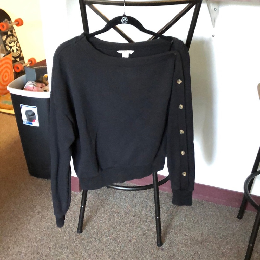 Black h&m sweatshirt